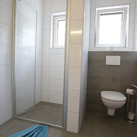 Seecamping & Mentl 3* Landskron