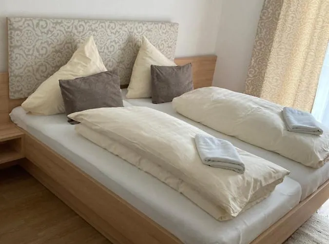 Seecamping & Mentl Guest house Landskron