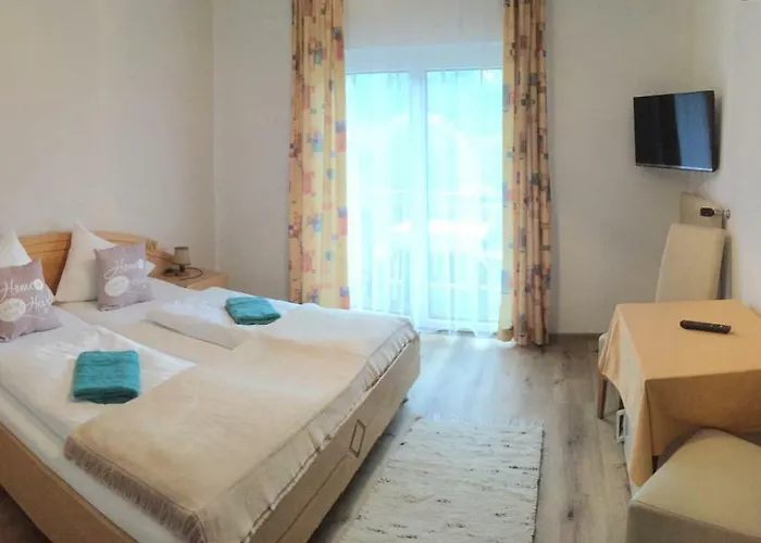 Seecamping & Mentl Guest house Landskron